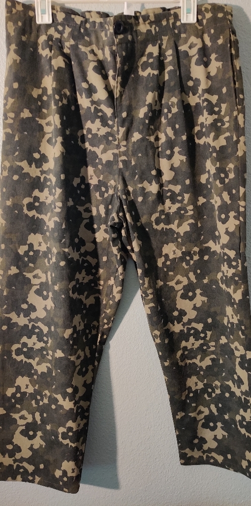 BNWOT Women's Anthropology Crop Pants Sz L